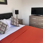 Elegant Double Room With Private Bathroom In Central Reading